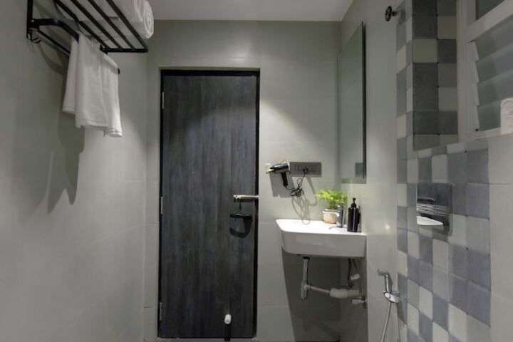 Room 16 of 22