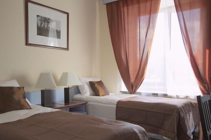 Room 6 of 23