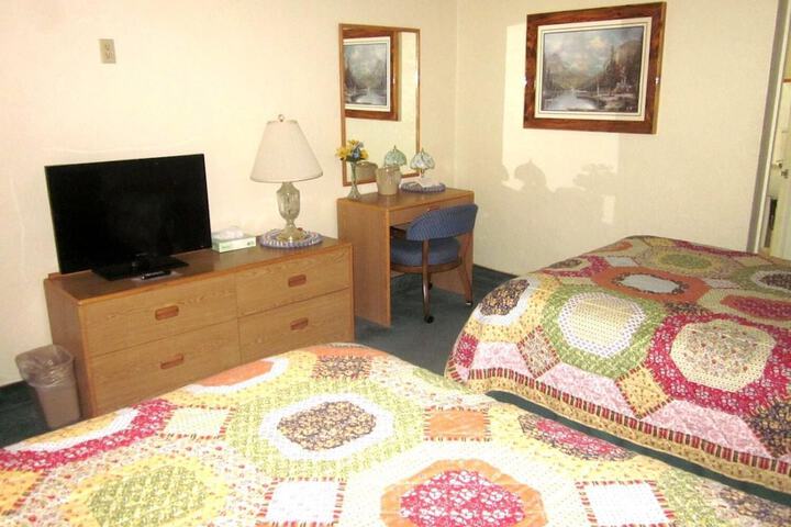Room 11 of 27