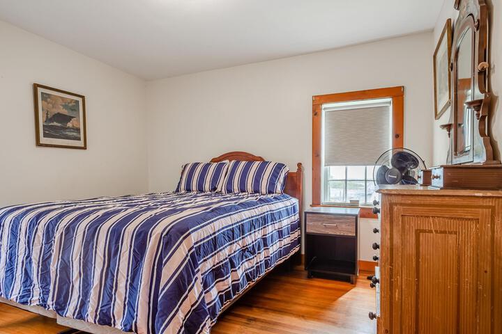 Photo of Narragansett Inn