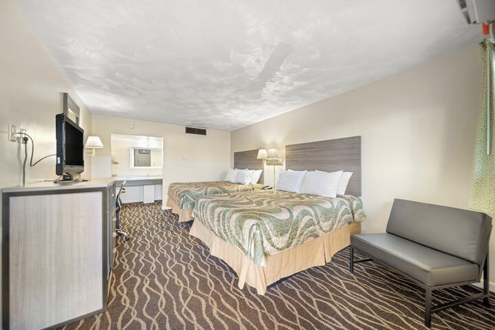 Room 7 of 38