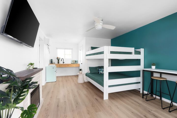 Room 10 of 29