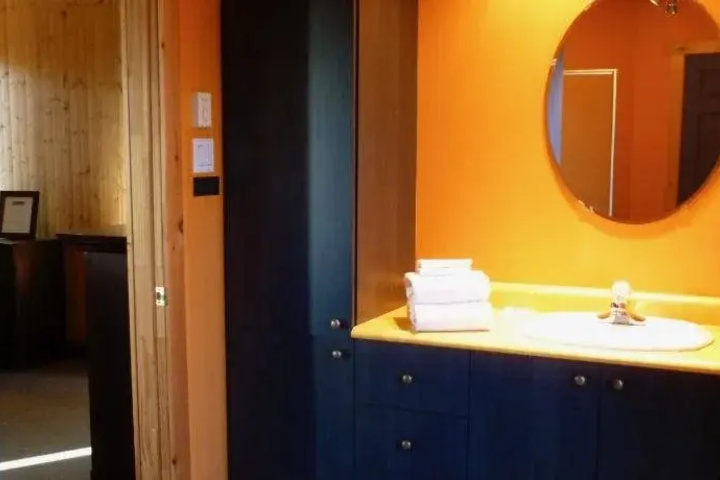 Room 7 of 13