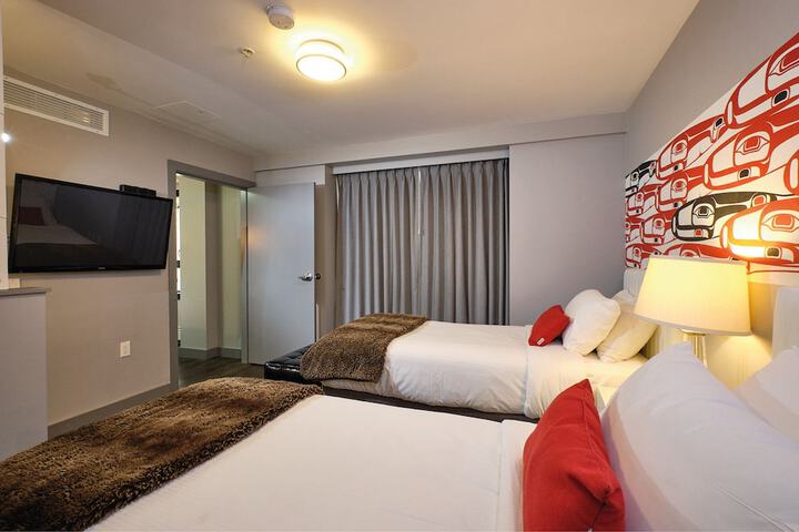Room 25 of 108