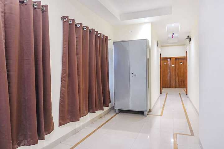 Ballroom/Hall 20 of 22