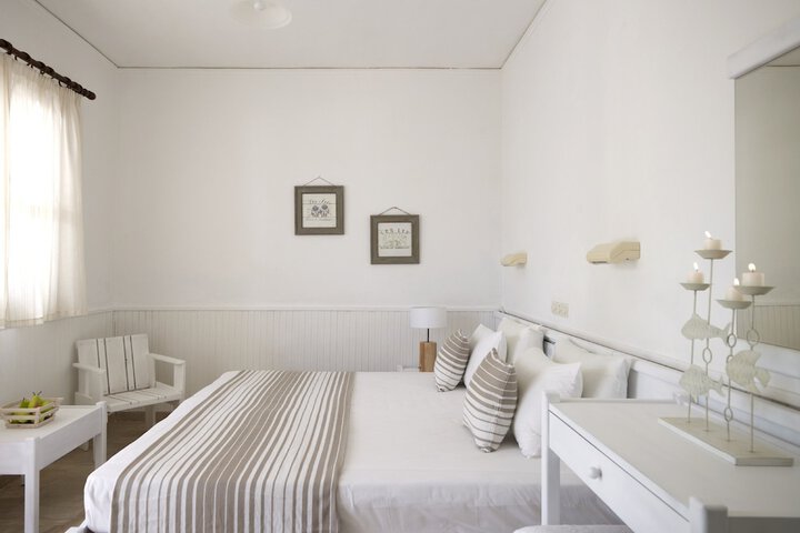 Room 3 of 33