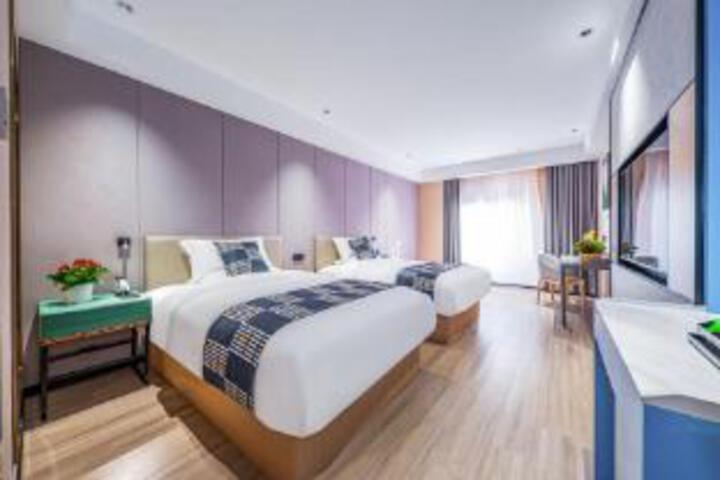 Room 9 of 9