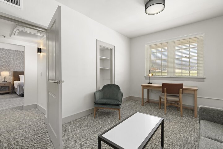Room 38 of 114