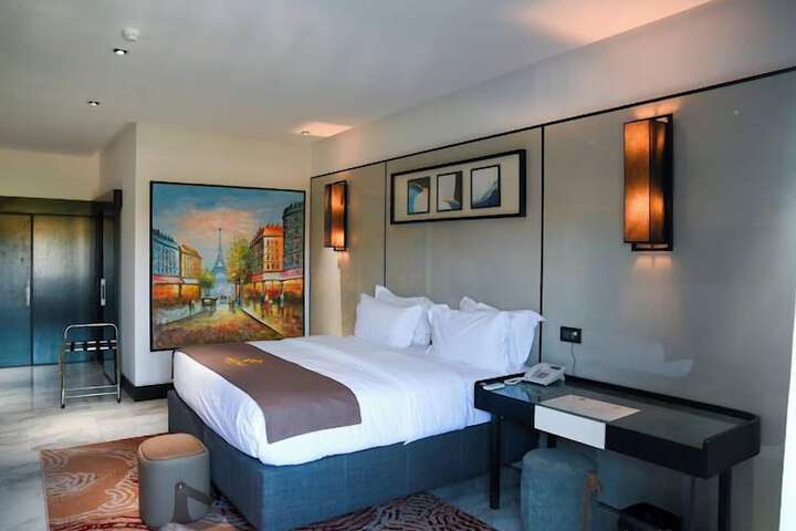 Room 19 of 63