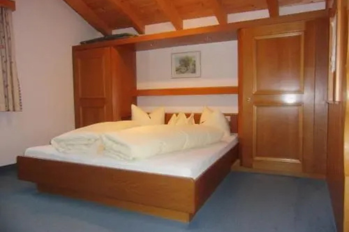 Room 3 of 14