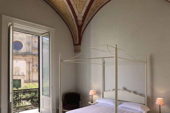 Room 7 of 181