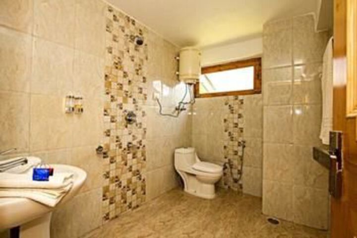 Room 6 of 27