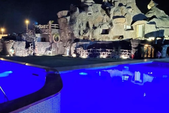 Pool 7 of 11