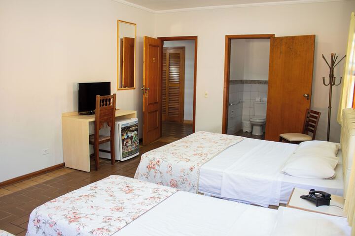 Room 27 of 143