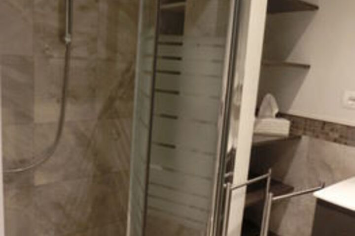 Room 6 of 20