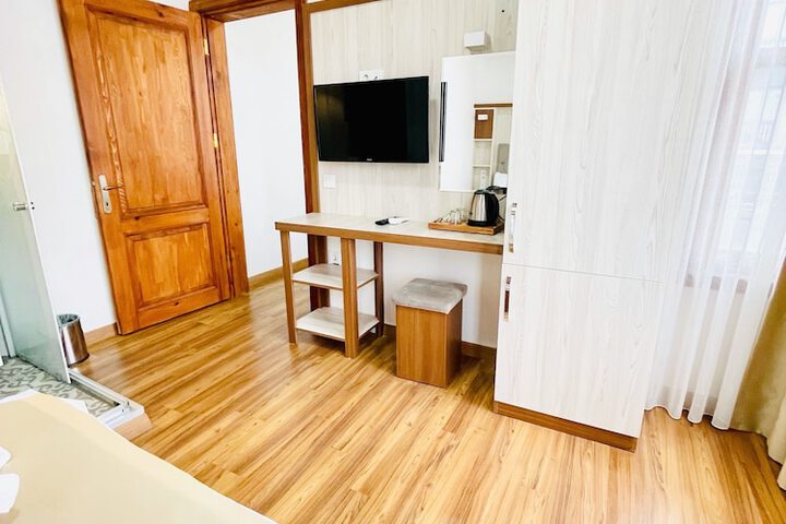 Room 21 of 52