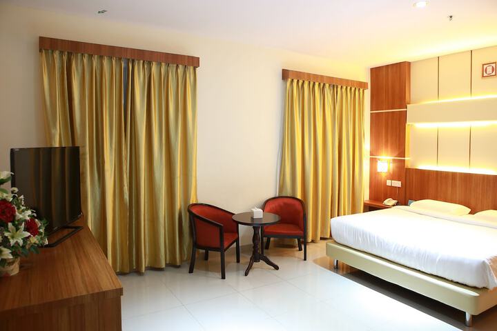 Room 7 of 18