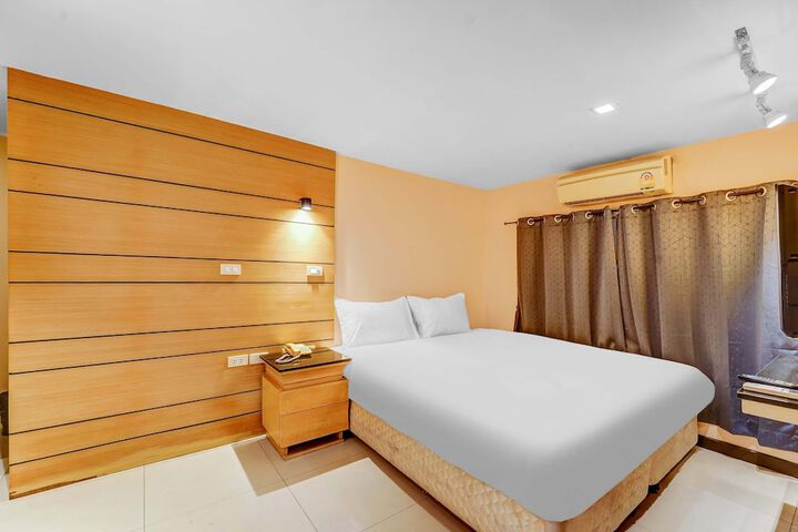Room 5 of 19