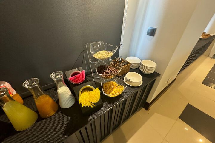 Breakfast/Coffee Service 69 of 94