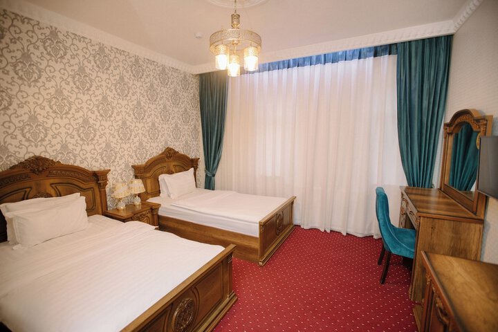 Room 9 of 63