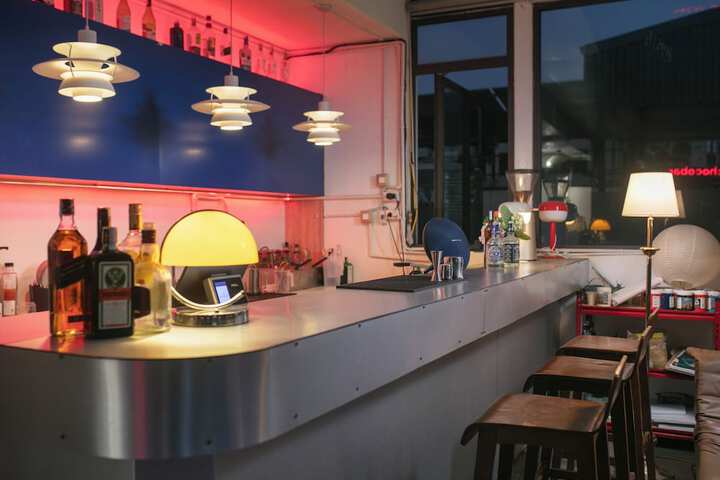 Lounge 65 of 72