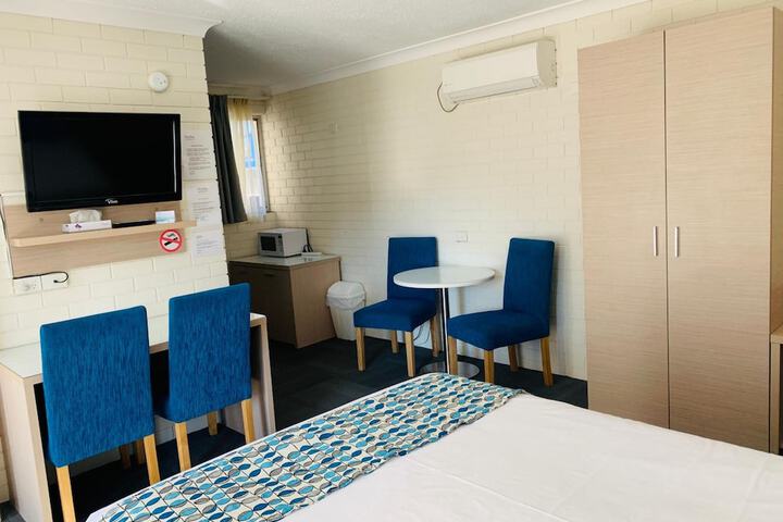 Room 18 of 53