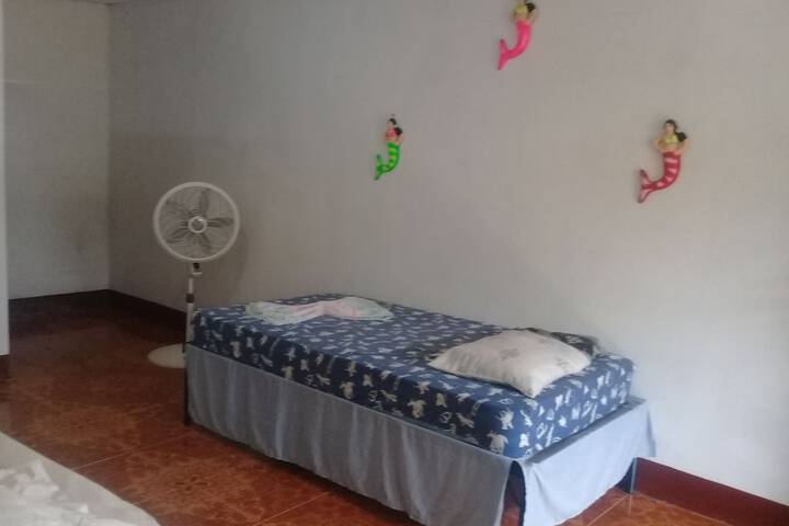 Room 3 of 82