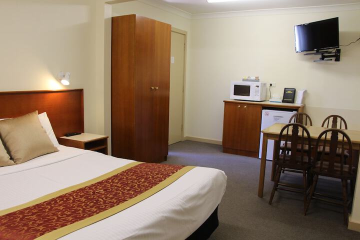 Room 17 of 49
