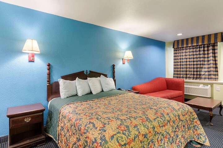 Room 15 of 29