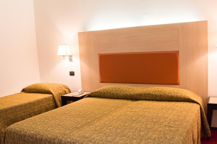 Room 11 of 31