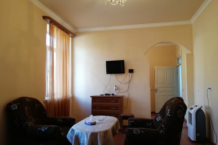 Room 11 of 14