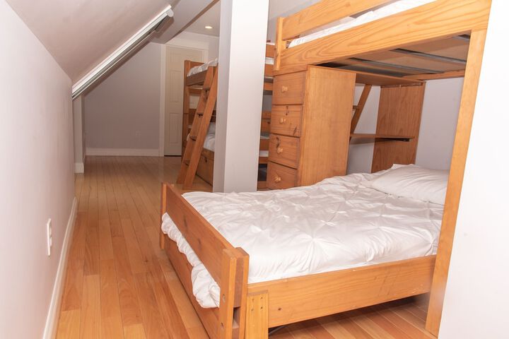 Room 8 of 113