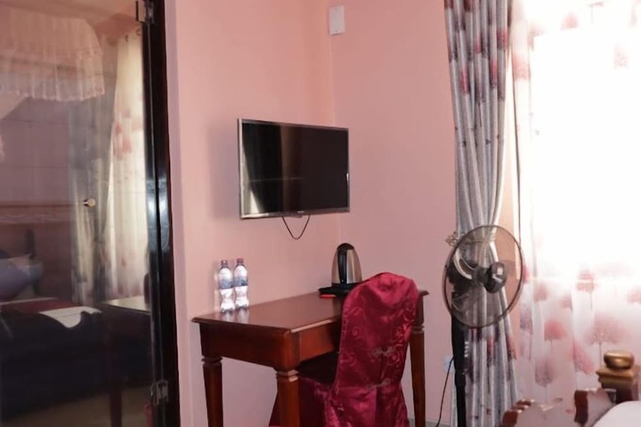 Room 14 of 30