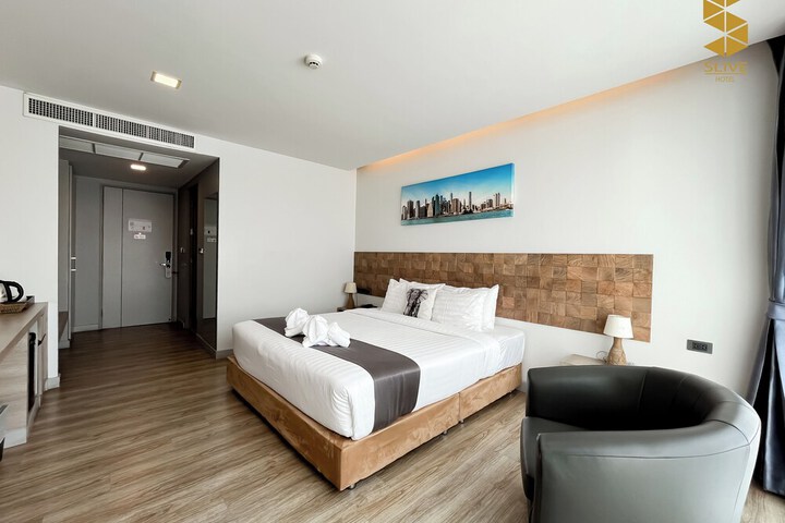 Room 10 of 52