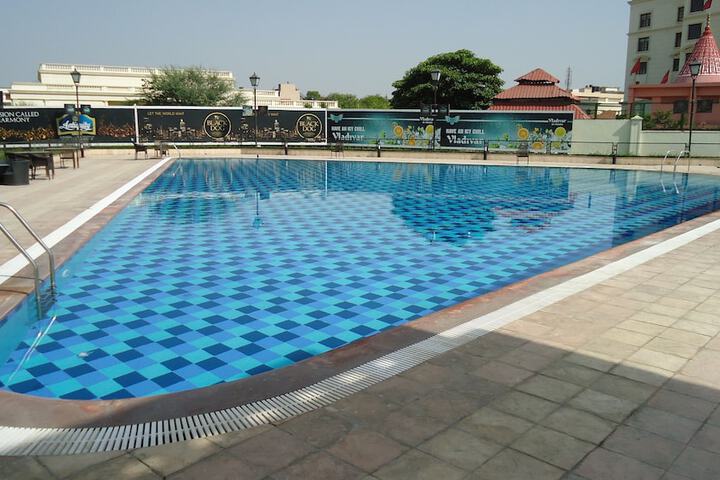 Pool 18 of 45