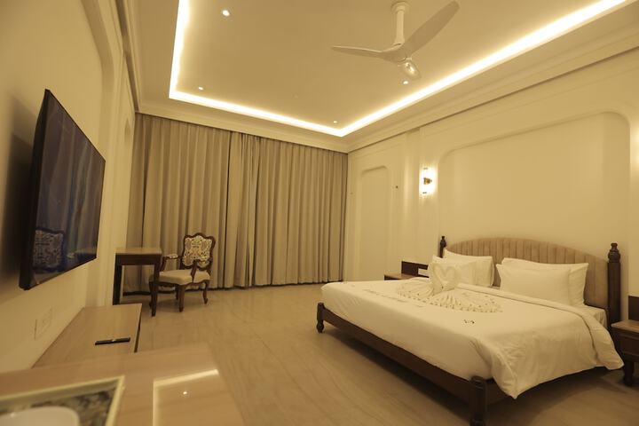 Room 9 of 51