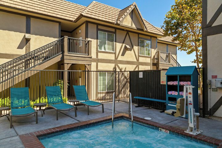 Hotel with Pool