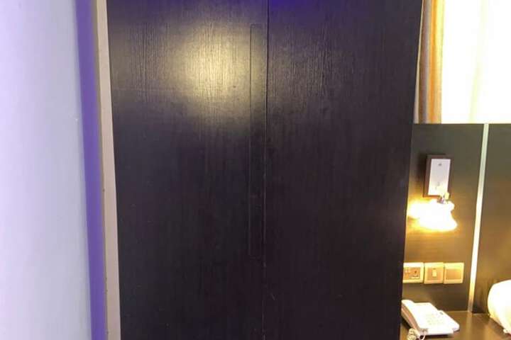 Room 12 of 22