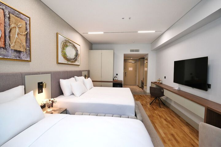 Room 50 of 71