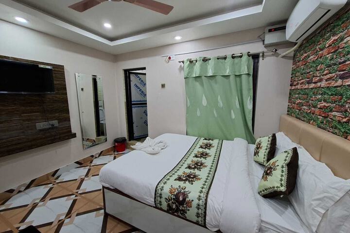 Room 20 of 38