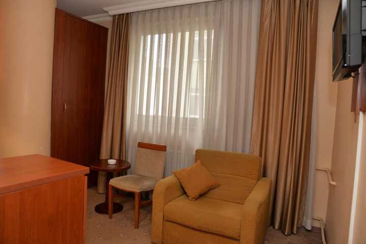 Room 48 of 94