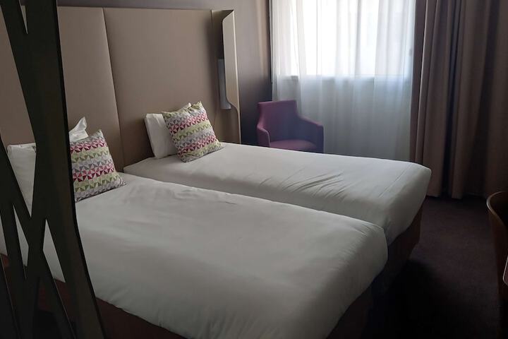 Room 19 of 110
