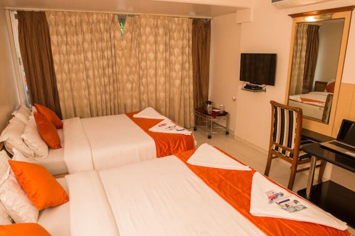 Room 17 of 36