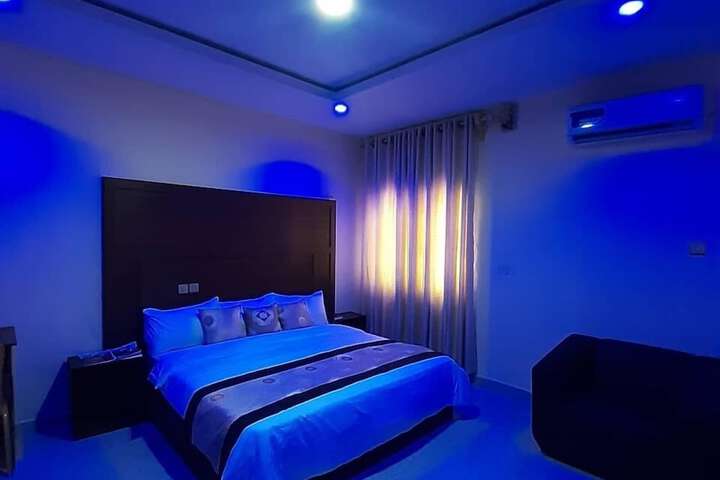 Room 13 of 20