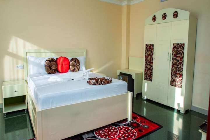 Room 13 of 67