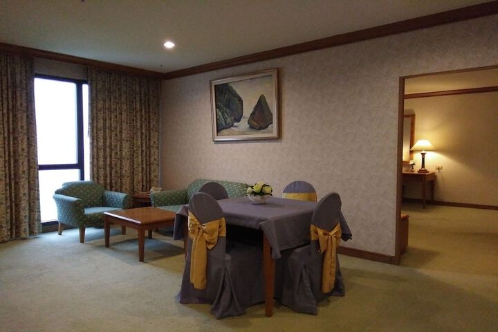 Room 57 of 86