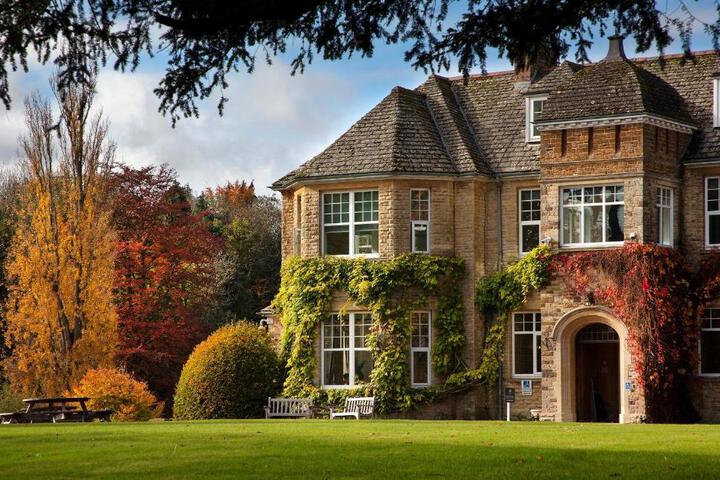 Middle Aston House