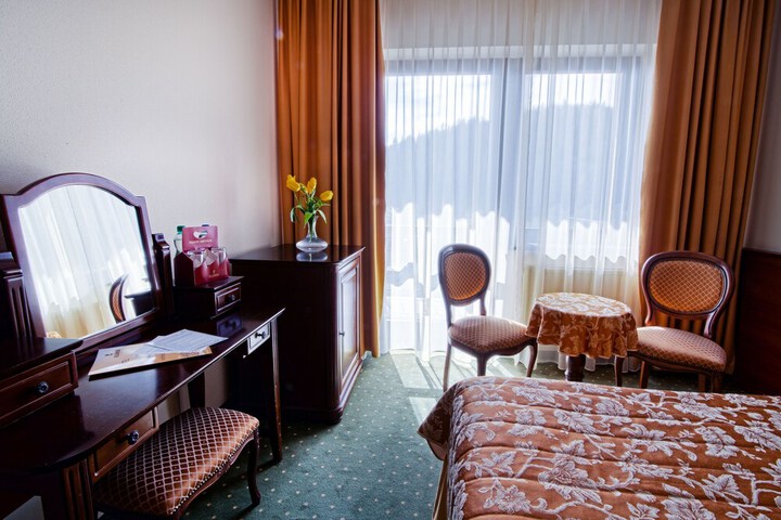 Room 6 of 81