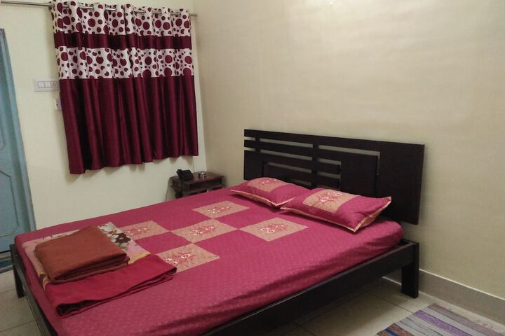 Room 2 of 35