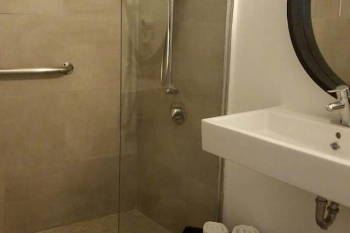 Room 60 of 122